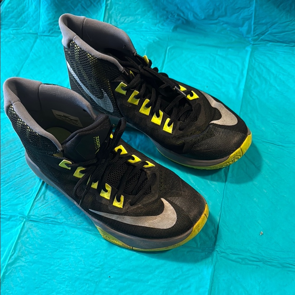 Nike Black and Yellow Athletic Shoes with Modern Design Basketball shoes